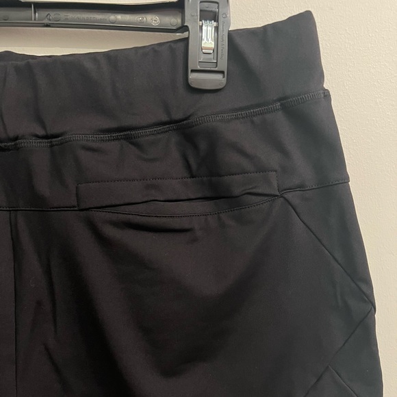 Alphalete - Premium Short - Black & Gold - XL - Picture 5 of 8